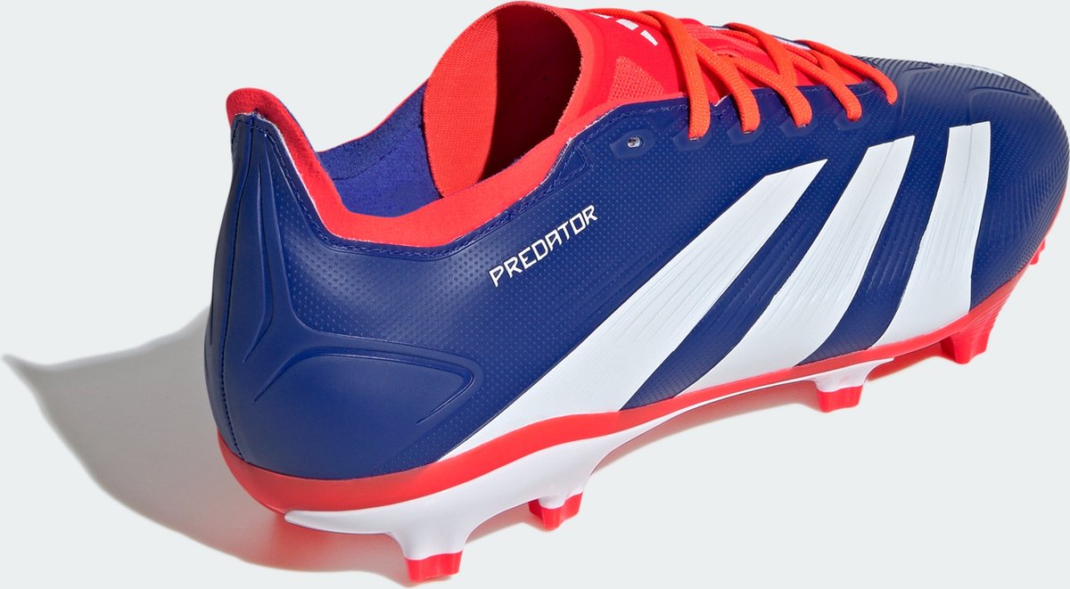 Blauwe adidas Predator League voetbalschoenen met 3D-textuur en rode accenten, maat 43 1/3, voor firm ground.