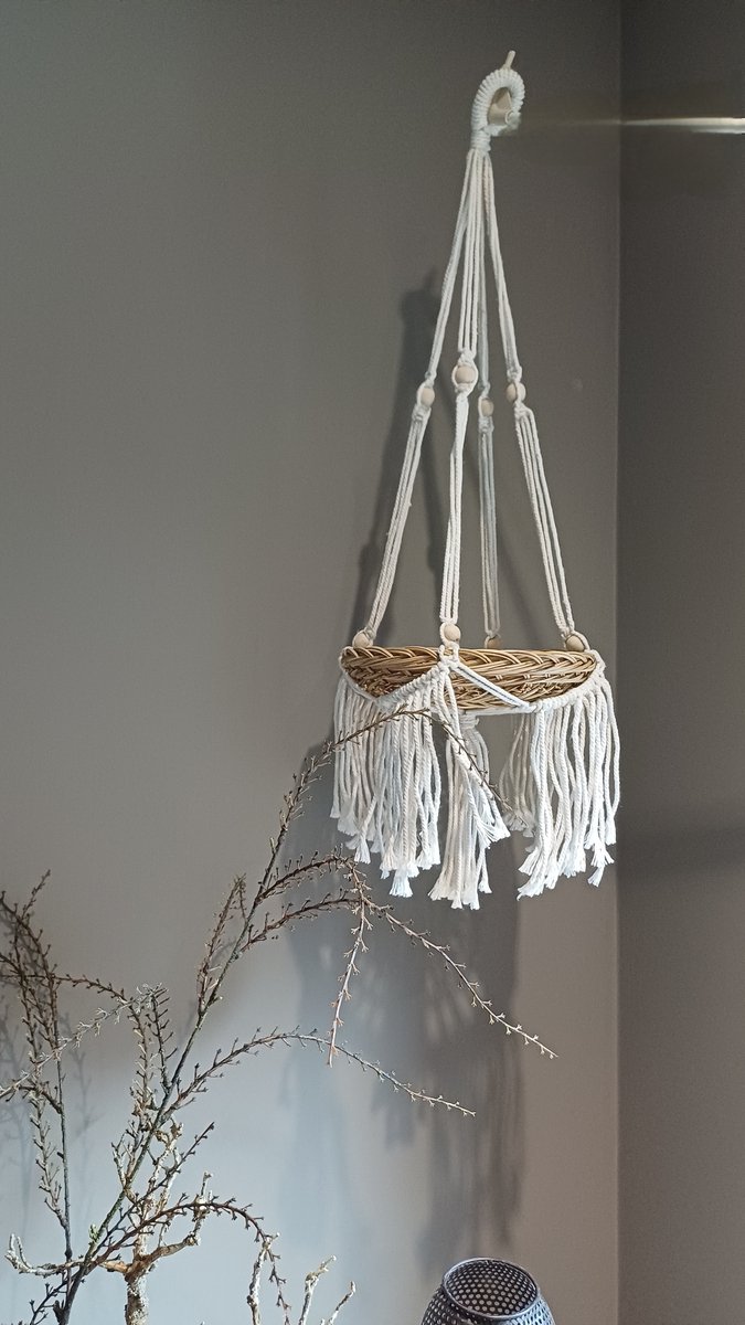 Macrame rieten hang plateau
