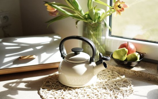 Bouilloire à thé Stellar - Bouilloire à thé rétro - Bouilloire sifflante - Petite bouilloire crème - Bouilloire sifflante Design - Avec sifflet - Sans nickel - Couleur crème