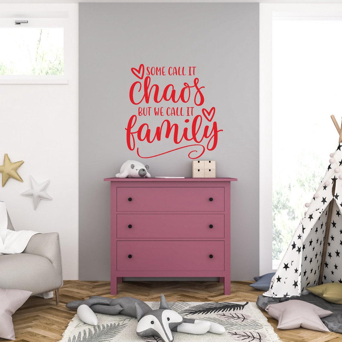 MC Living Muursticker - Some Call it Chaos But We Call It Family - 40,6 x 41,3 - Rood