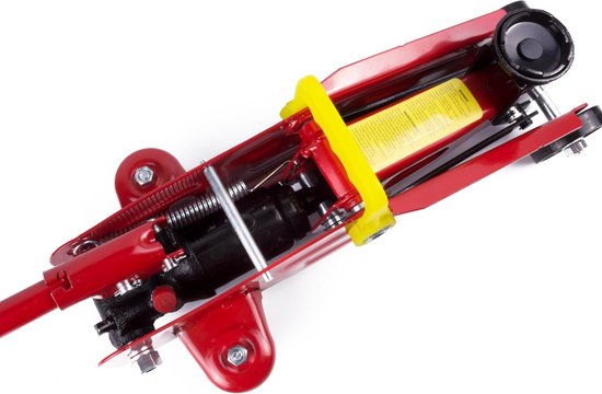 Gedetailleerde close-up van het rode hydraulische mechanisme van een autokrik, met gele hendel.
