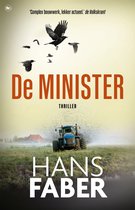 Boekcover met de titel 'De Minister', een blauwe tractor op een veld, vliegende kraaien en de naam Hans Faber.