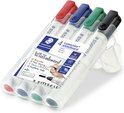 Set van 4 Staedtler Lumocolor whiteboardstiften in rood, blauw, groen en zwart in transparante verpakking met een displaystandaard.