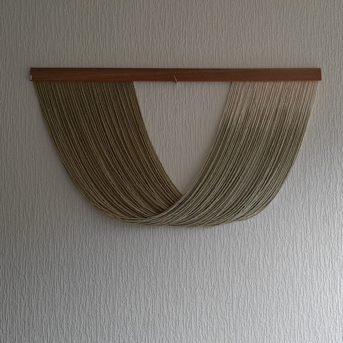 Macrame Wandkleed | Handgemaakt | Kleurverloop van Ecru naar Olijfgroen | 100x55cm - Macrame touw - Buitenkleed-Moederdag-Housewarming-Verjaardag