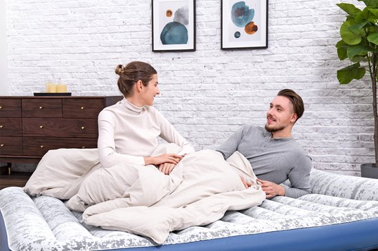 Bestway Tritech Fashion Flock Queen Luchtmatras met Ingebouwde AC Pomp en Antimicrobiële Coating 2,03 mx 1,52 mx 30 cm van Bestway — afbeelding 4