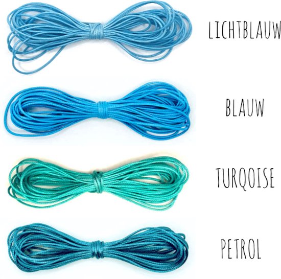 Vier bundels waxkoord in verschillende blauw- en groentinten: lichtblauw, blauw, turquoise en petrol.