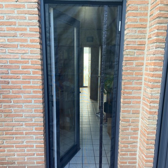 Unwanted Guests Magnetisch Vliegengordijn - Horgordijn - Vliegengordijn met Magneetsluiting - Premium Glasvezel Kwaliteit - Voor Nieuwbouw en Standaard Deuren - Modern Design - 210 x 91 cm - Eenvoudige Installatie - Zwarte Hor