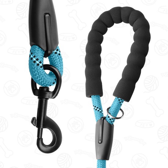 Turquoise hondenriem met zwart ruitpatroon, zwarte handgrepen en metalen karabijnhaak. Bevestiging van de riem.