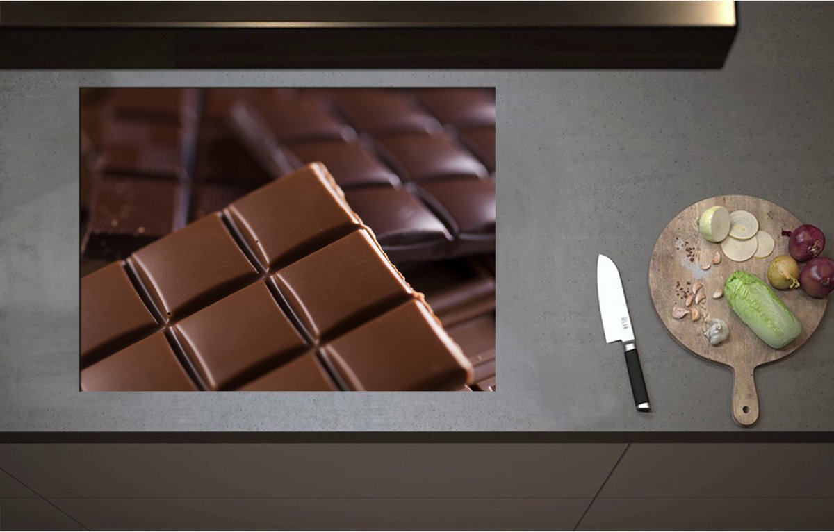 Inductieplaat Beschermer - Brokken van Verschillende Smaken Chocolade - 75x55 cm - 2 mm Dik - Inductie Beschermer - Bescherming Inductiekookplaat - Kookplaat Beschermer van Zwart Vinyl