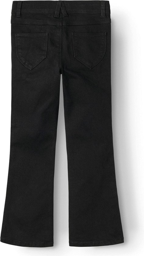 Achterkant van zwarte meisjes jeans met flared pijpen.