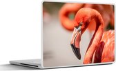 Laptop sticker - 13.3 inch - Close-up van een roze flamingo die aan het rusten is - 31x22,5cm - Laptopstickers - Laptop skin - Cover