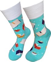 Verjaardag cadeautje voor hem en haar - Blauwe Sokken - Boek en koffie afbeelding Sokken - Leuke sokken - Vrolijke sokken - Luckyday Socks - Sokken met tekst - Aparte Sokken - Sock