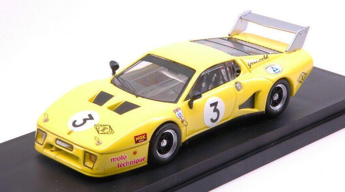 De 1:43 Diecast Modelcar van de Ferrari 512BB #3 van de 1000km Fuji van 1981. De coureurs waren Griswold en Bond. De fabrikant van het schaalmodel is Best Model. Dit model is alleen online beschikbaar