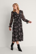 NA-KD Frill V-Neck Midi Dames Jurk - Maat 38
