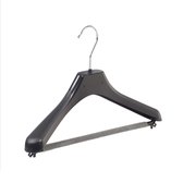 De Kledinghanger Gigant - 140 x Mantel / kostuumhanger kunststof zwart met schouderverbreding en anti-slip broeklat (2 mm schuim), 36 cm