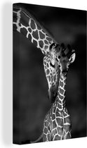 Canvas Schilderij Volwassen giraffe met jong - zwart wit - 60x90 cm - Wanddecoratie