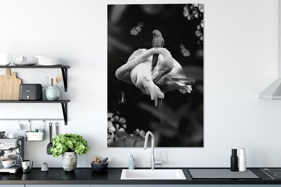Tableau sur toile Flamingo avec papillons dans la jungle - noir et blanc - 80x120 cm - Décoration murale