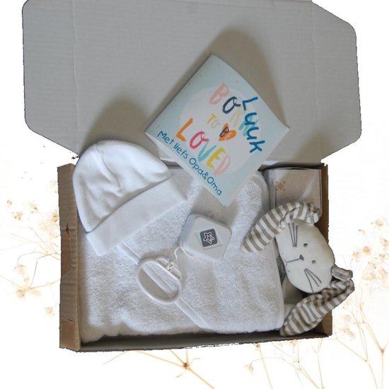 Baby Cadeau pakket-Kraam Kado-Geboorte Cadeau- Funnies-Baby Kado-Geboorte-Feliciteer-Luxe Pakket- met naam geborduurd.