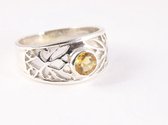 Opengewerkte zilveren ring met citrien - maat 17