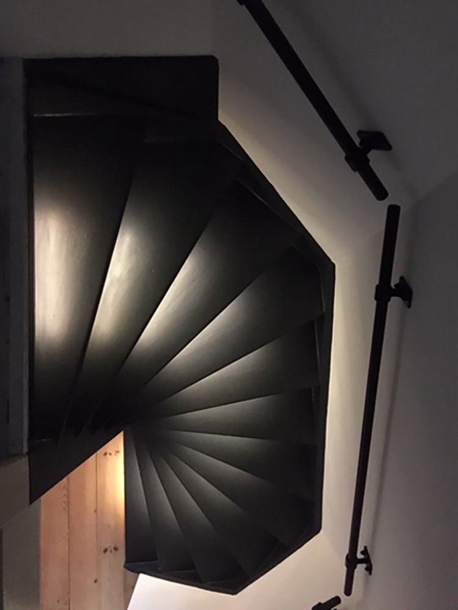 Éclairage d'escalier blanc chaud jusqu'à 15 marches - Avec jeu de capteurs  et variateur | bol