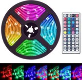 RGB ledstrip 5 m, Inc afstandsbediening - Gratis verzending - Gratis batterij zolang voorraad strekt - Complete ledstrip set - Zelfklevend 3M - Kleuren LED Strip - Led verlichting - Verlichti