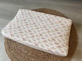 Aankleedkussenhoes - waskussenhoes - witte bloemen boeket - tricot - babyuitzet