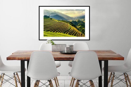 Affiche avec cadre Rizières en terrasses avec paysage de montagne au Vietnam - 90x60 cm