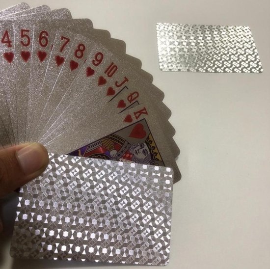 Thumbnail van een extra afbeelding van het spel Knibe® Waterdichte Speelkaarten Zilver - Kaarten - Waterbestendig - Poker - Blackjack - Patience - Spelletjes - Kaarten Truukjes - Outdoor - Kaarten Set - Plastic Zilverfolie