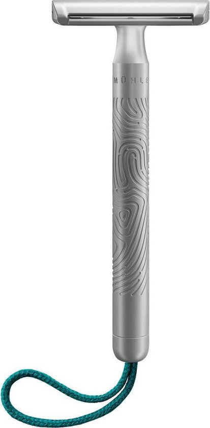 Zilverkleurig MÜHLE safety razor met reliëfpatroon op het handvat en een turkoois koord.