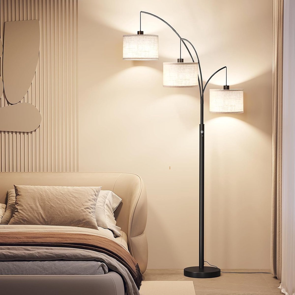 Puluomis - Staande lamp - Gebogen lamp - Leeslamp - Lampenkap met 3 koppen van linnen - 195cm hoog - E27 fitting