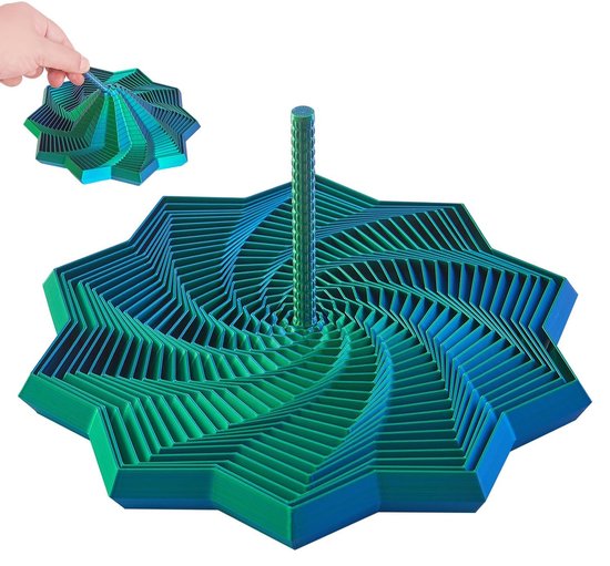 Gedetailleerde opname van een blauwgroene, ster-vormige fidget toy met een centrale staaf, geïsoleerd op wit.