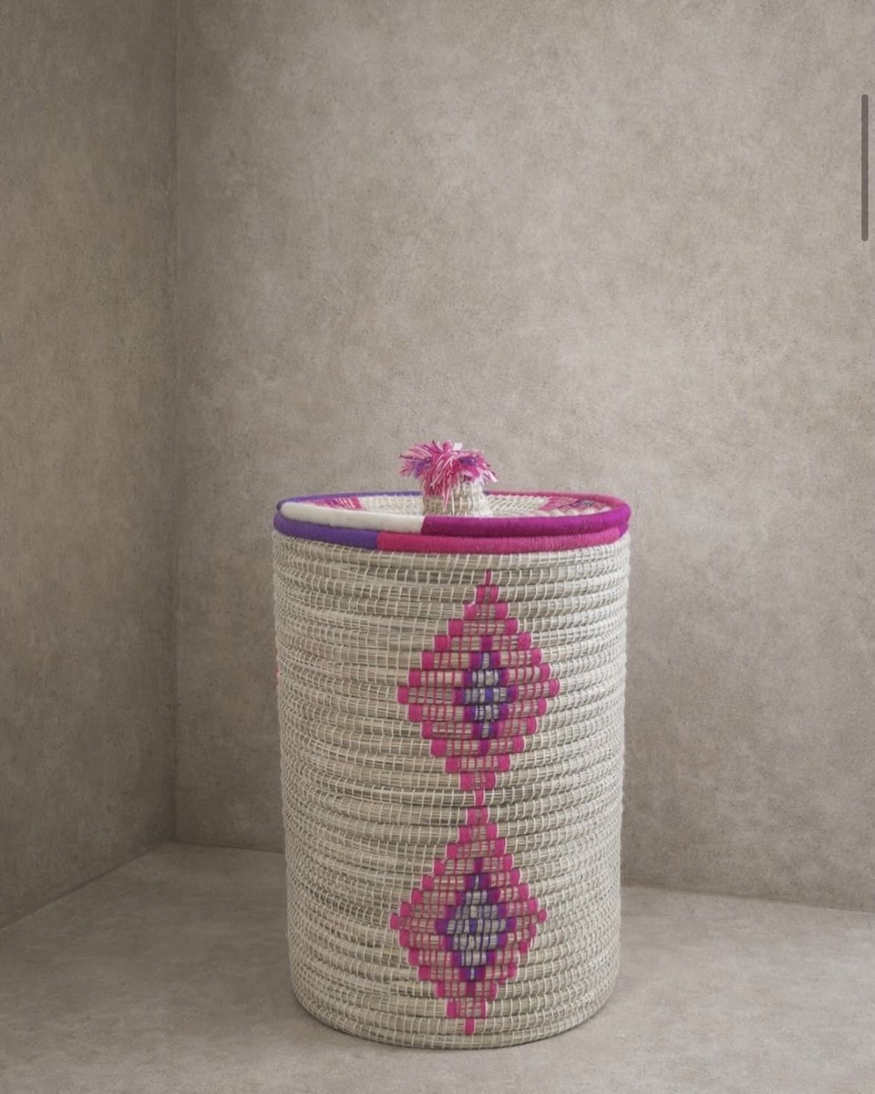 Opbergmand - berbermand - handgemaakt - raffia - wasmand - fairtrade - marokko - roze/paars