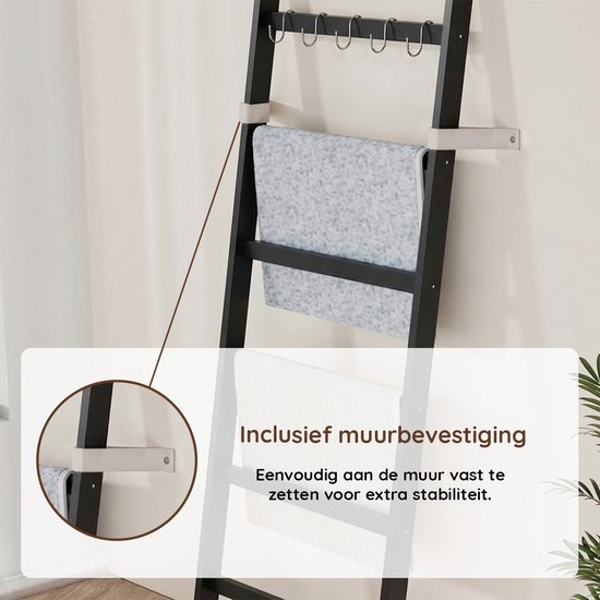 Zwarte ladder met muurbevestiging voor extra stabiliteit. Inclusief montageonderdelen.
