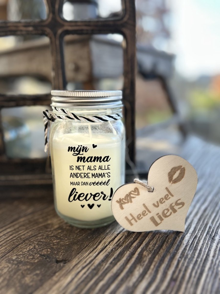 Creaties van hier Black & White scented candles Mama met houten hartje – 13,5 cm – vanille