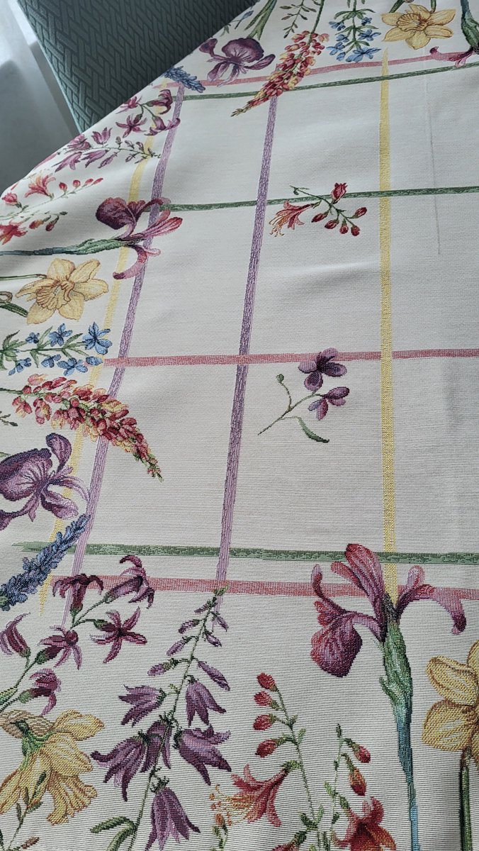 Tafelkleed Gobelinstof April flowers geruit 100*100cm