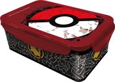 Rode lunchtrommel met Poké Ball-print op de deksel, bedrukt met Pikachu en bliksemschichten.