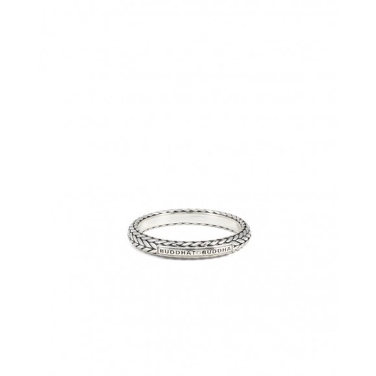 Zilveren ring met gevlochten patroon en gravure 'BUDDHATOBUDDHA'.