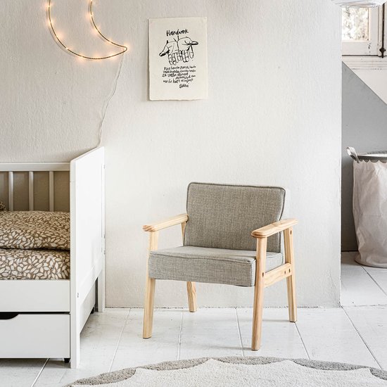 Kinderstoel Hout - Stijlvol in elke kamer - Creëer een eigen plekje waar je kind comfortabel kan zitten in zijn of haar eigen 'grote' stoel - Bekleed met zacht polyester en voorzien van massief houten leuningen - Grijs - Retro Collectie van Kinder — afbeelding 5