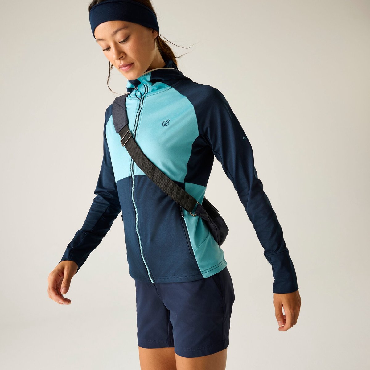 Dare2B Evolving III dames midlayer met capuchon en kleurblokken Blauw