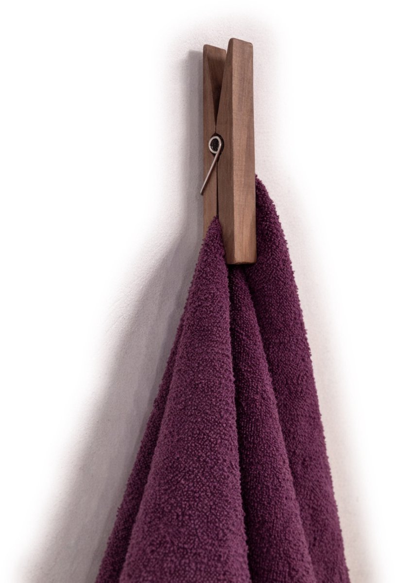 Extra grote wasknijper van walnoothout (wandhanger, maat 2: 22 cm lengte)