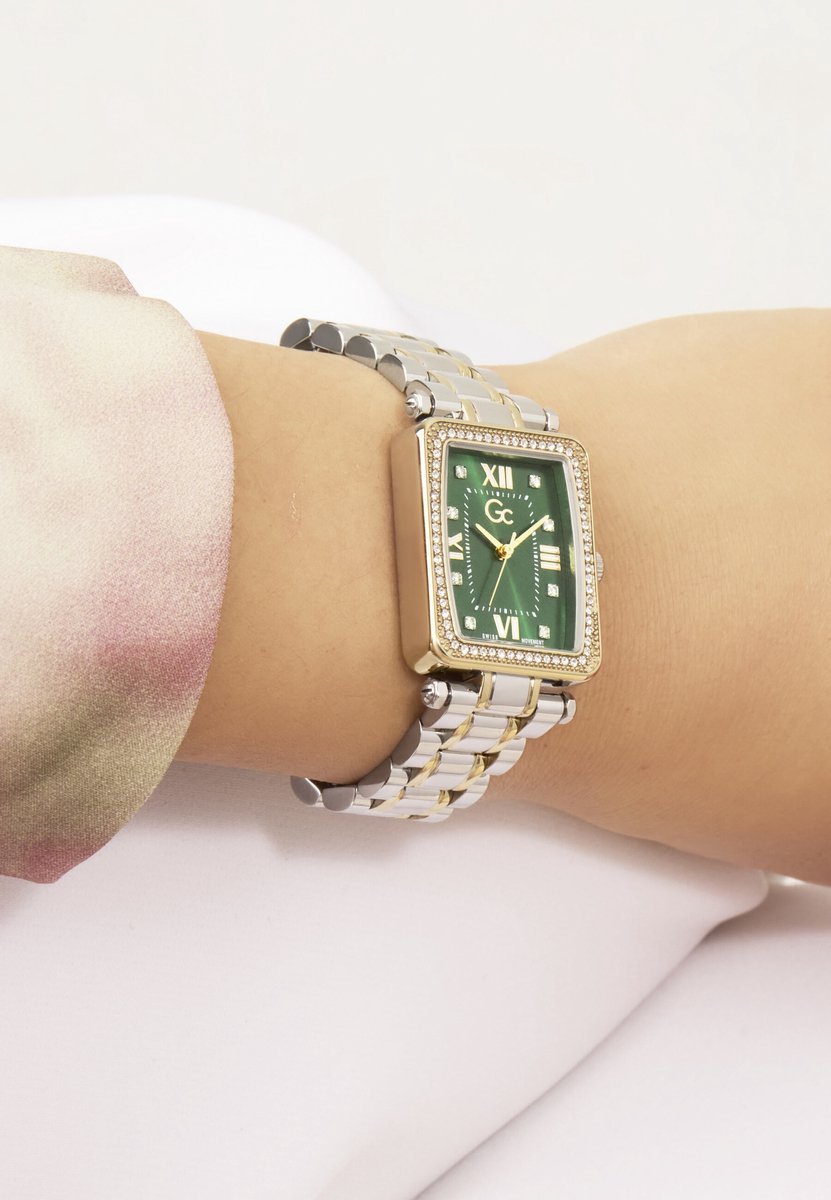 Gc Gc Plaza Quartz Analoog Horloge Zilver En Geel Kast: 100% Roestvrij Staal | Bracelet 100% Roestvrij Staal 25 mm Z29008L1MF, Z29009L9MF
