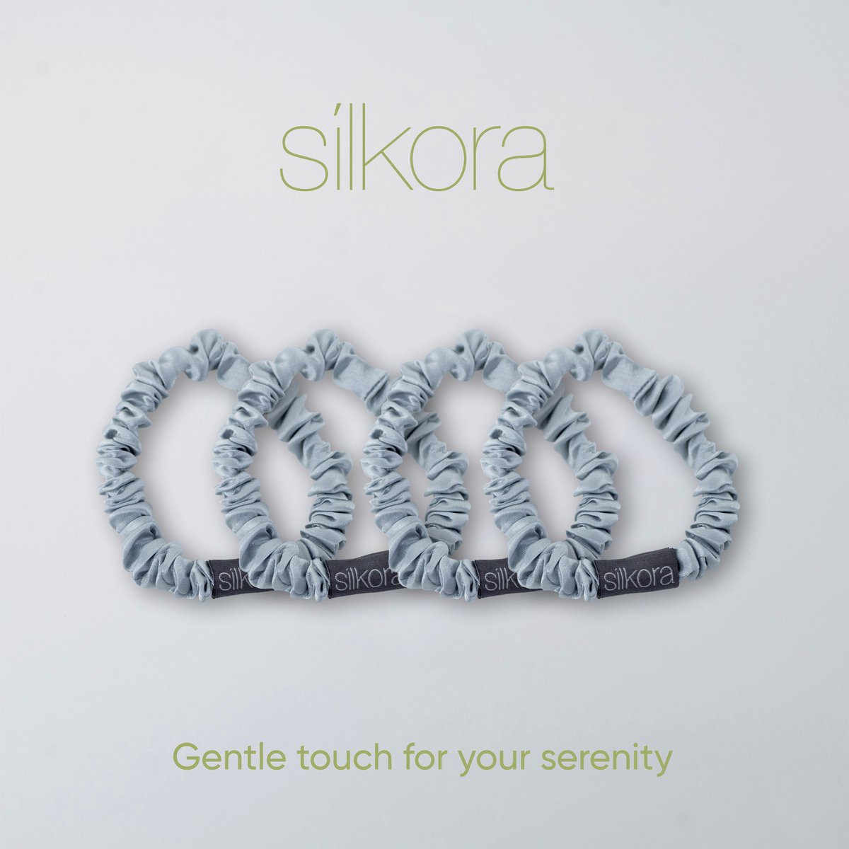 Silkora Premium Silk Scrunchies - 100% Moerbei Zijden Scrunchies - Set van 4 - Klein - Antibacterieel, Hypoallergeen, Haarvriendelijk - Zilvergrijs