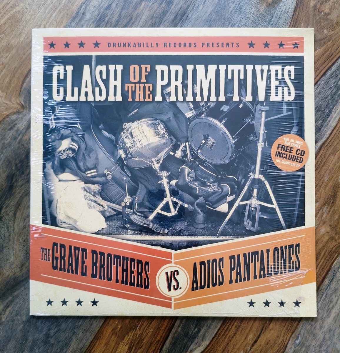 The Grave Brothers vs. Adios Pantalones - CLASH OF THE PRIMITIVES (LP+CD, ltd.)