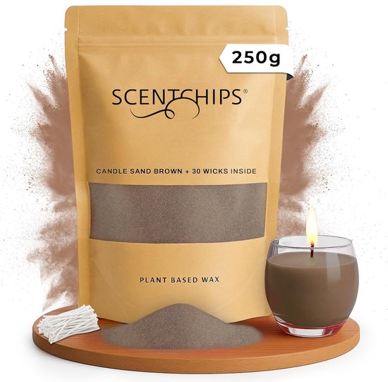 Zak Scentchips kaarsenzand bruin 250g met kaars in glas en stapel lonten.