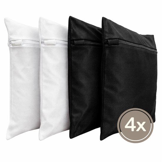Deux sacs à linge noirs et un blanc, disposés côte à côte. Un cercle indique '4x'.