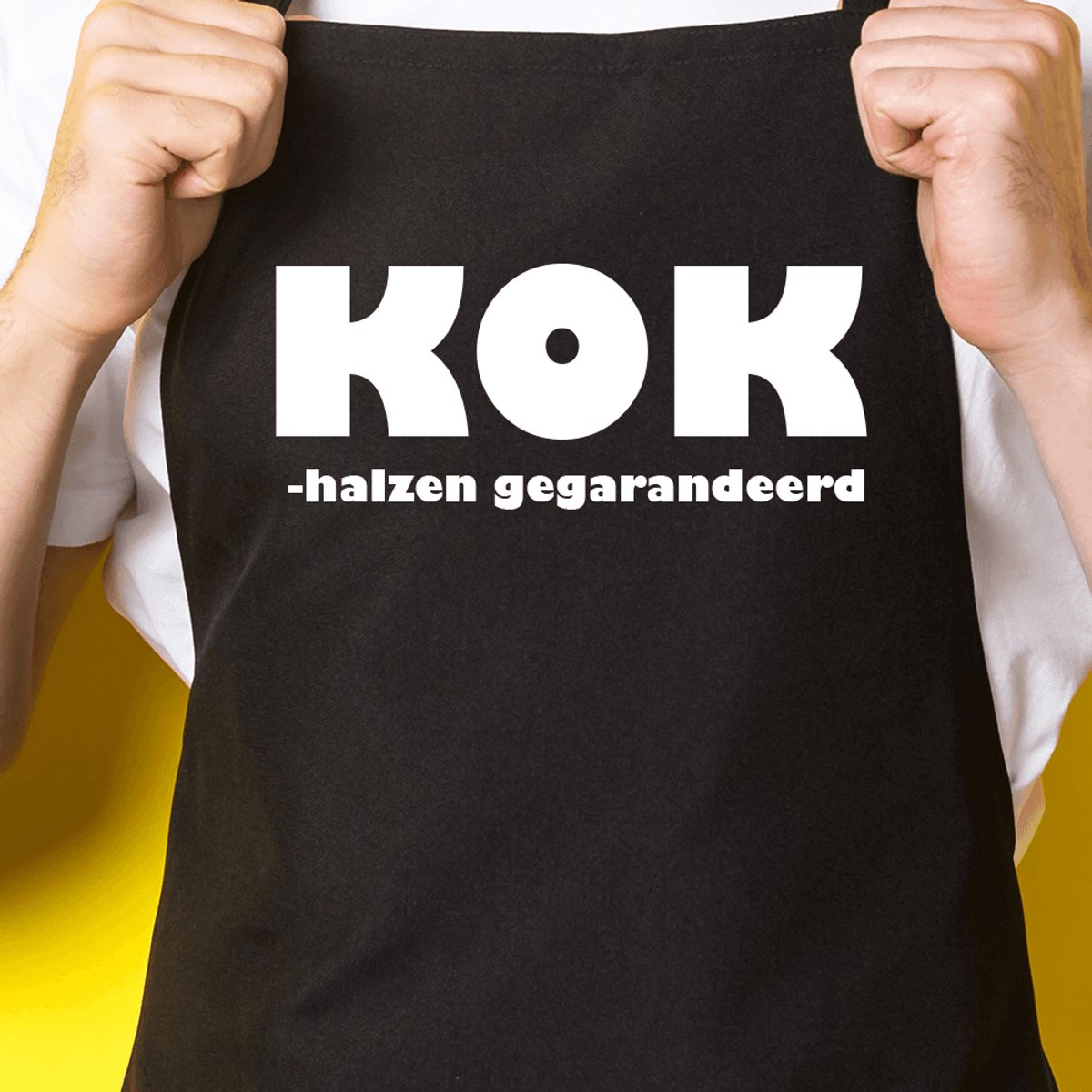 Zwart keukenschort / BBQ-schort met tekst | KOK-halzen gegarandeerd | Katoen - One size - Verstelbaar - Wasbaar - Cadeau voor hem - Vaderdag - Gratis verzending - Cadeau voor Kerst & sinterklaas | Incl. 2 jaar garantie