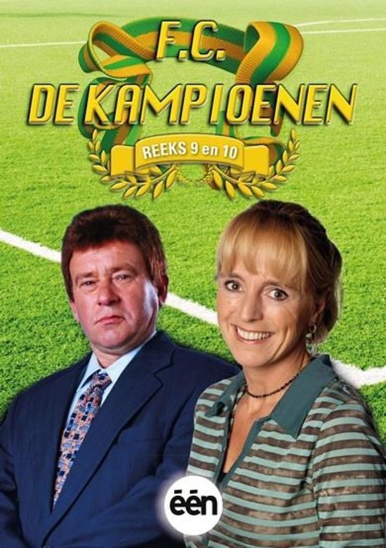 F.C. De Kampioenen, Reeks 9 en 10. Een man in pak en een lachende vrouw met gestreepte top staan voor een groen voetbalveld.