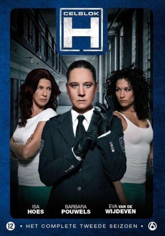 Vier vrouwen in gevangenisoutfits: Isa Hoes, Barbara Pouwels, Eva van de Wijdeven. Logo Celblok H.
