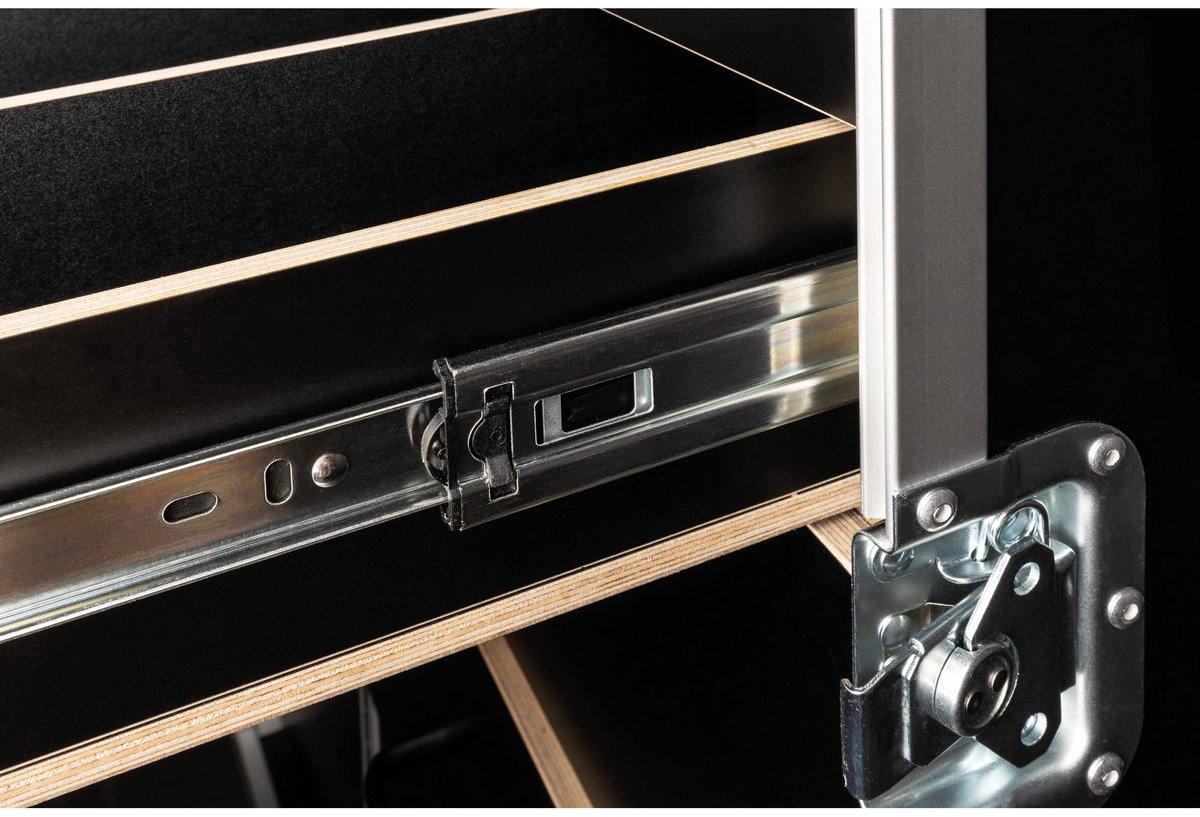 Showgear Drawer Case 3 flightcase met 6 lades en plaats voor 15 microfoonstatieven