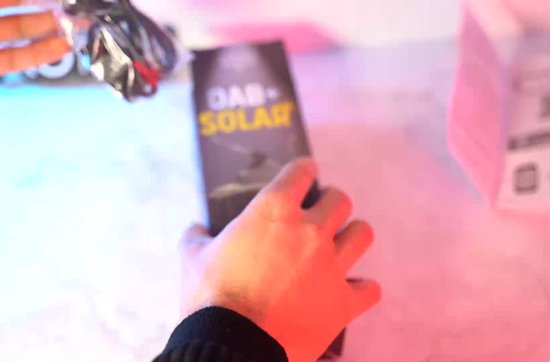 Noodradio Solar Opwindbaar - DAB+ / AM / FM Nood Radio - 5000 mAh Powerbank Zonneenergie - Bouwradio - Badkamer Radio - Noodpakket